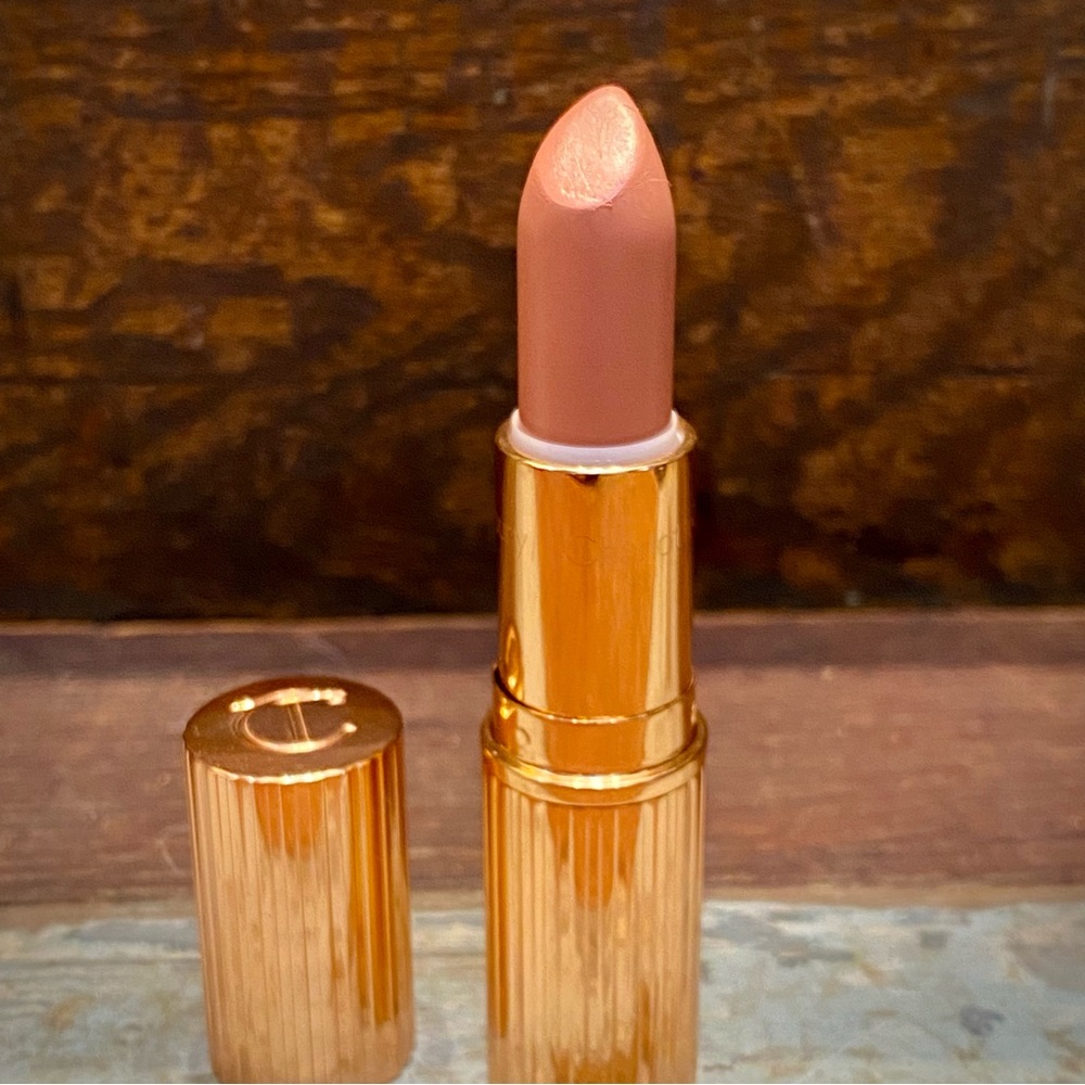 Charlotte Tilbury Full Size Runway Royalty Lipstick